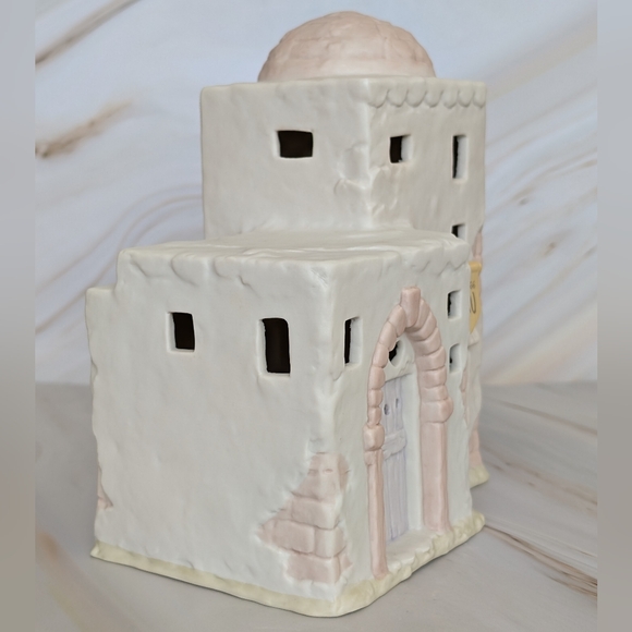 Rare! Precious Moments - Lighted Inn - Nativity Addition - Picture 7 of 12